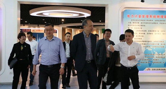 省侨联副主席兼秘书长周松一到122cc太阳集成游戏集团走访调研